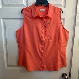 Columbia Sportswear Company Sleeveless  Coral Button-Down Shirt XXL/2TG Active